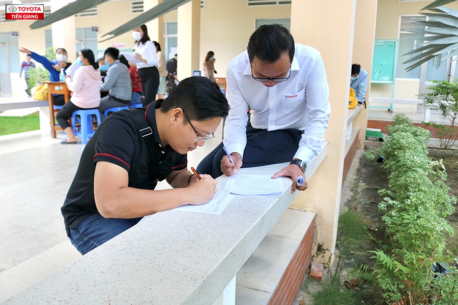 nagy-hoi-hien-mau-toyota-tien-giang-3