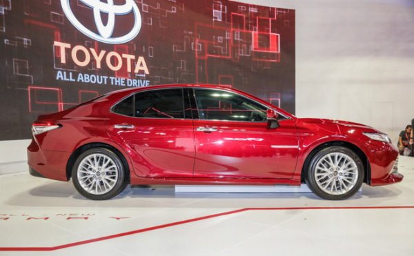 toyota_camry_2019_2