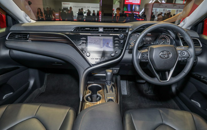 toyota_camry_2019_4