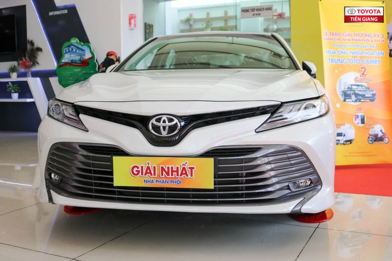 toyota-camry-2020