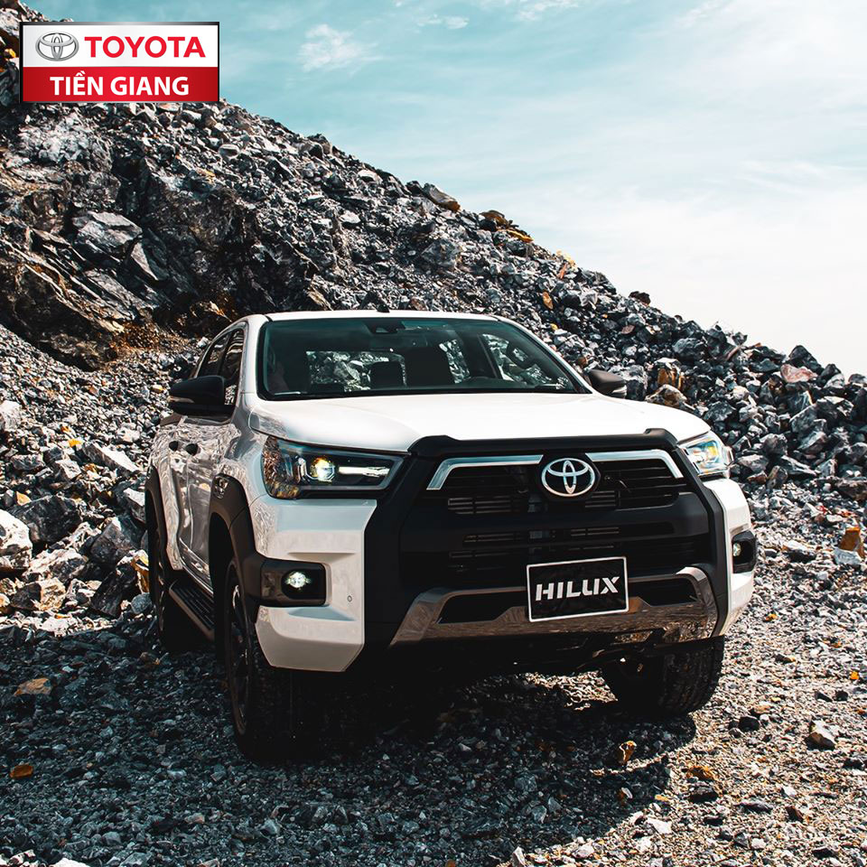 Chi tiết bản cao cấp Toyota Hilux 28L 4x4 AT Adventure 2020 mới