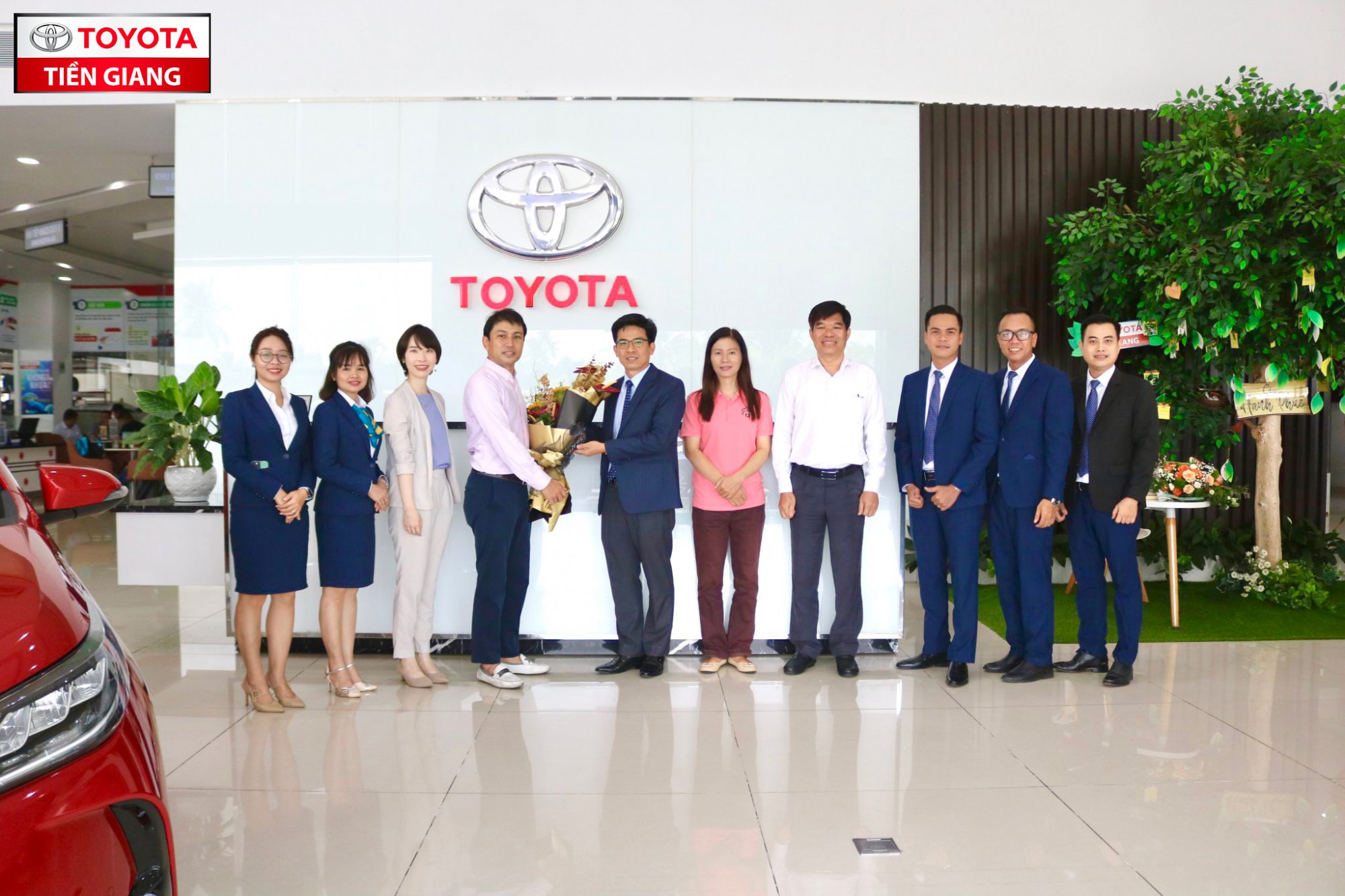 toyota-tien-giang-don-tiep-toyota-viet-nam