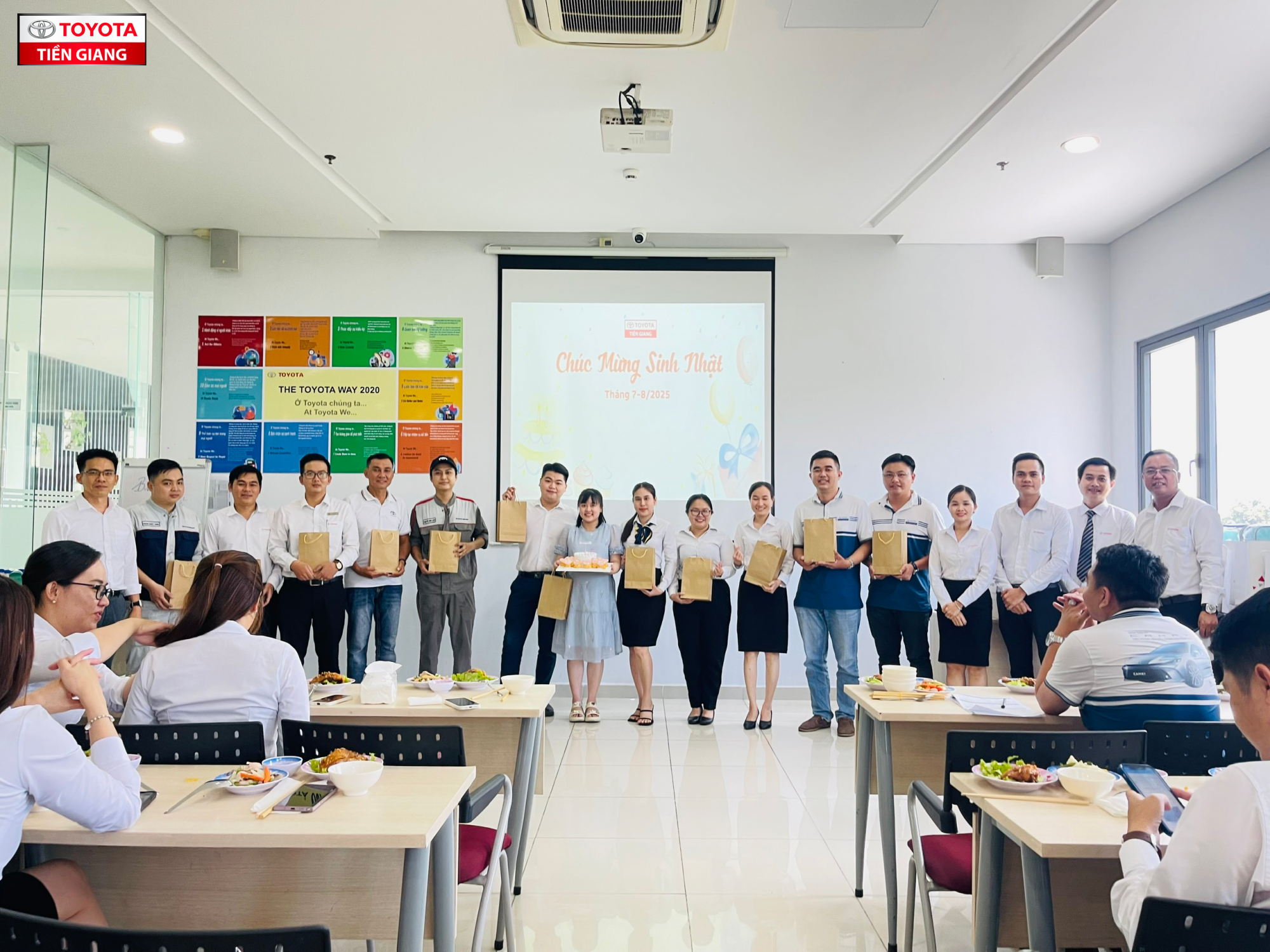 bua-trua-vui-ve-toyota-tien-giang-2