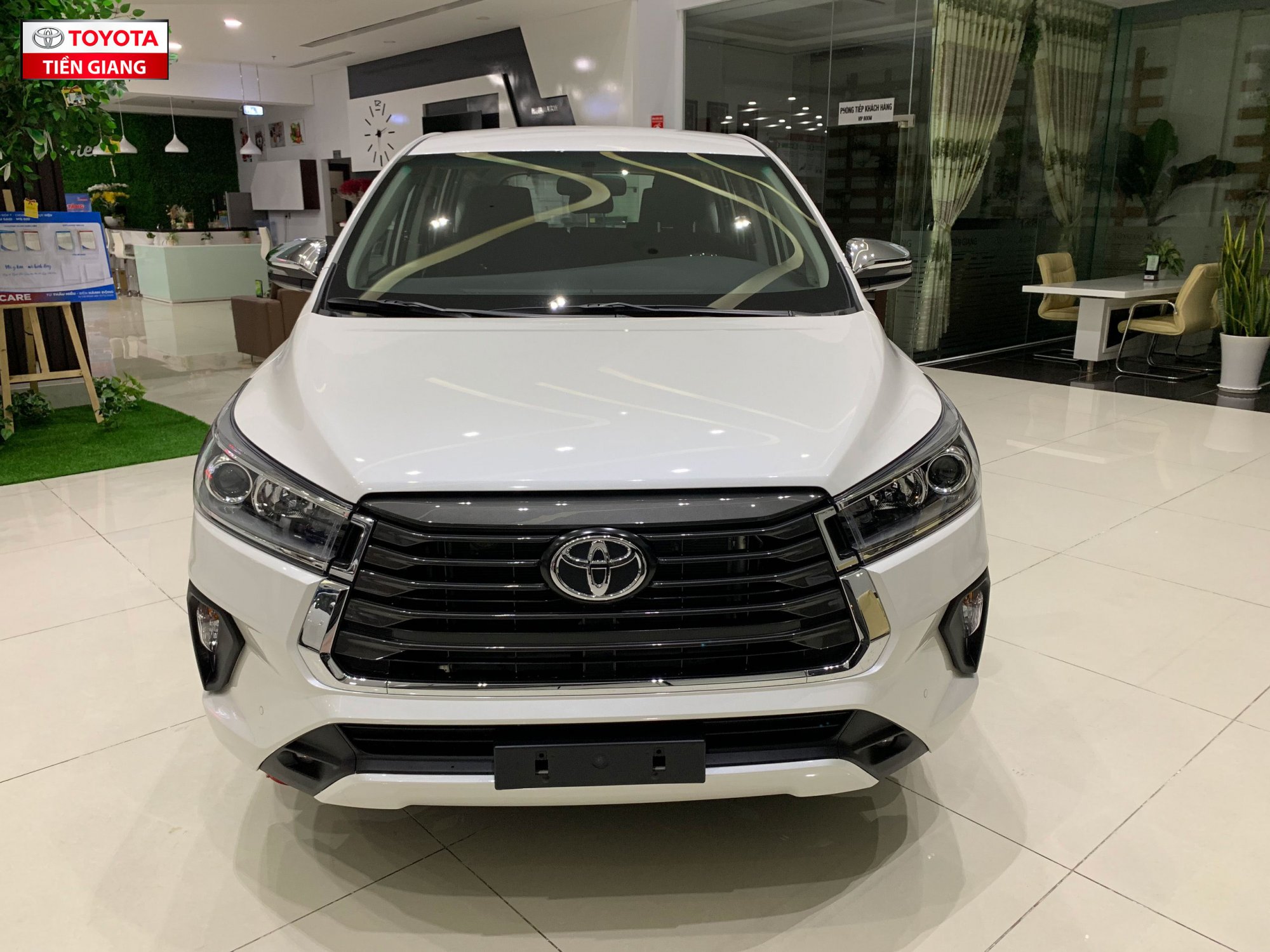 gia-xe-toyota-innova-2