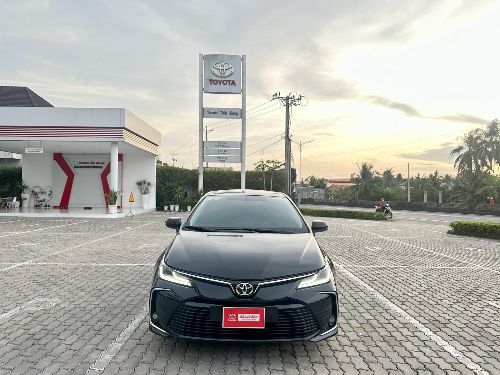 https://www.toyotatiengiang.com.vn/vnt_upload/product/01_2024/corolla-altis-2022-1.jpg