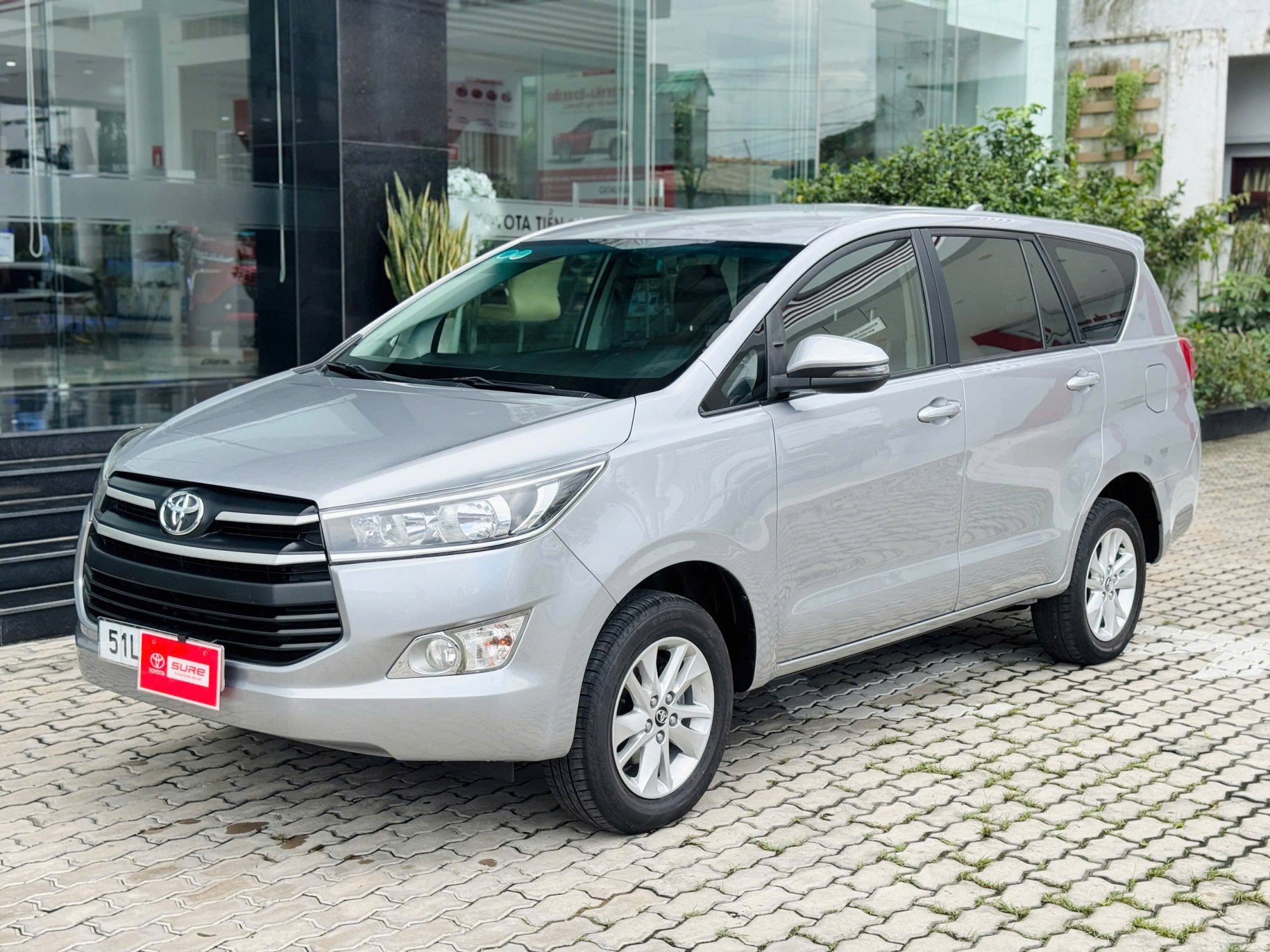 https://www.toyotatiengiang.com.vn/vnt_upload/product/12_2024/ed5e184b-acd2-4601-80c3-af5604caa7e8.jpg